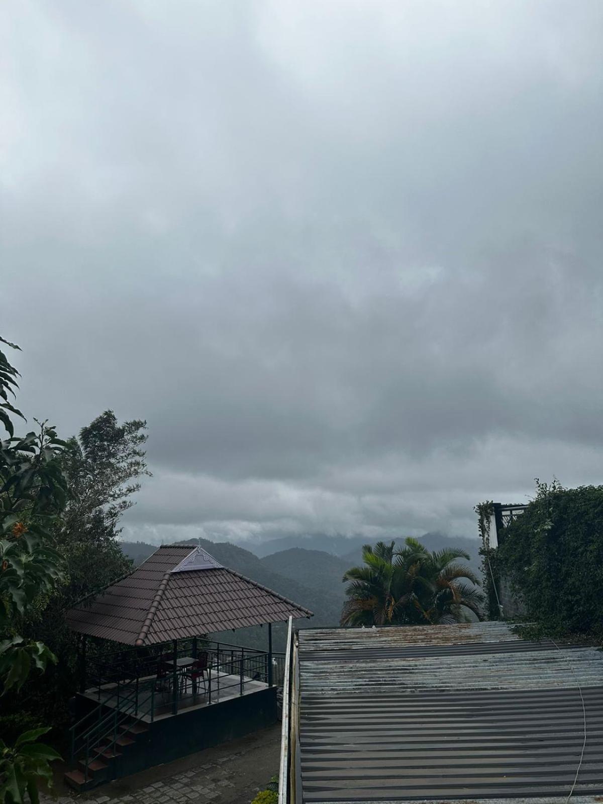 Munnar Tea Hills Resort - Mthr Esterno foto